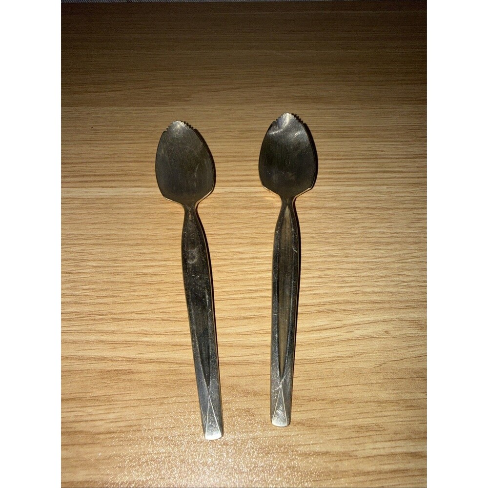 Vtg Wm Rogers Concept Grapefruit Spoons Pair of 2 MCM Serrated Citrus Flatware